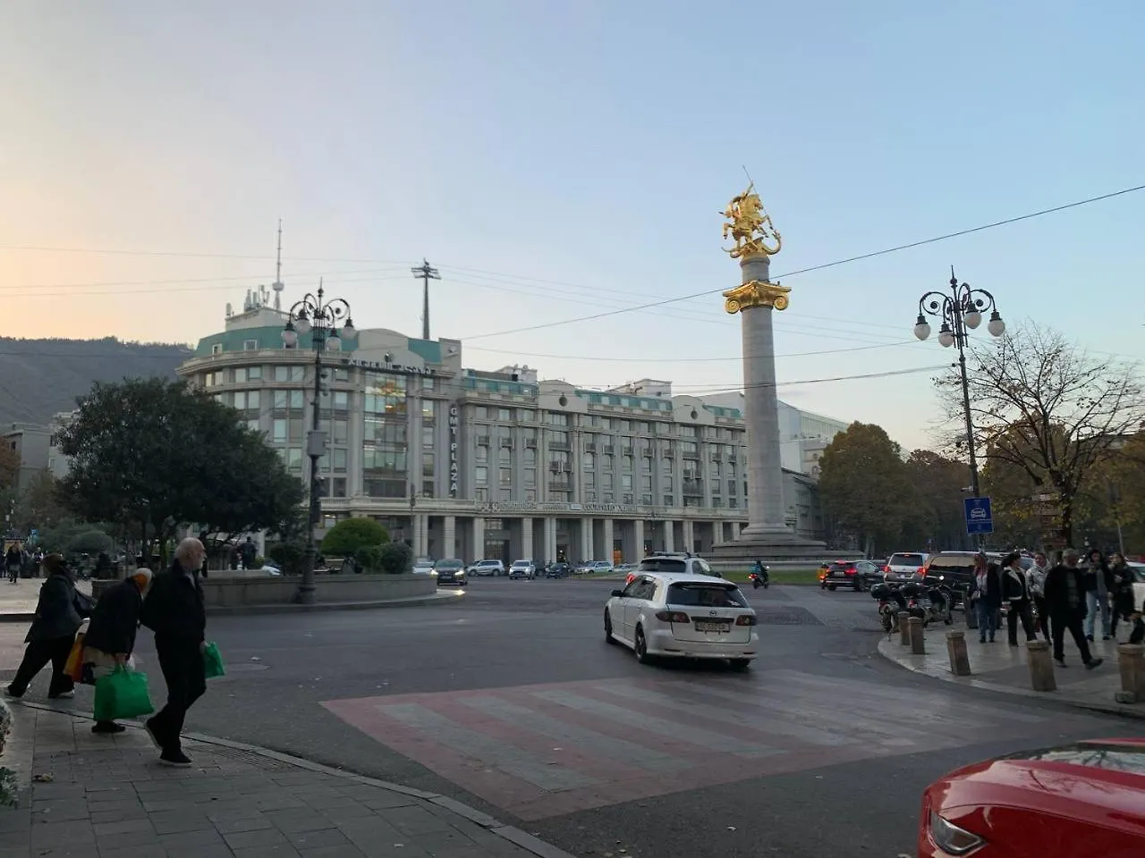 3-Room Apartment In Old Tiflis Georgia